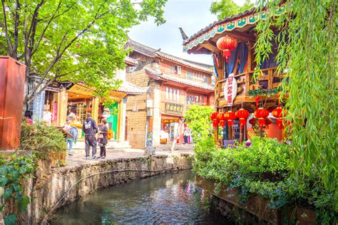  Bể Cá Lijiang: Một Nơi Biển Xanh Bao La Bên Trong Lòng Thành Phố!