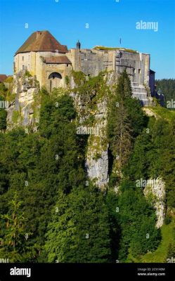 Château de Joux, một pháo đài thời Trung cổ với tầm nhìn ngoạn mục!