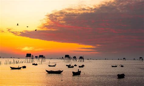 Vanh San Beach - A Secluded Paradise for Sandcastles and Sunbathing!